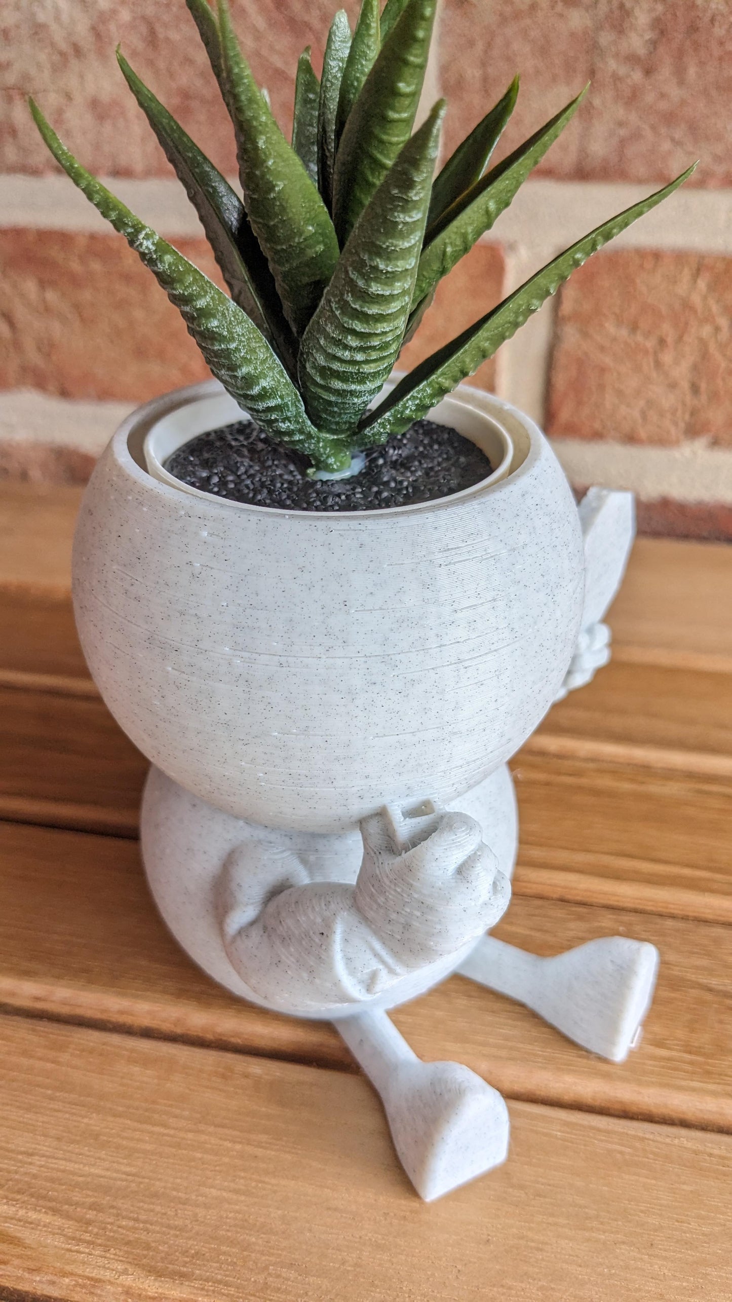 Harry Plant "Trainplant" lustiger Blumentopf als Zug Schaffner