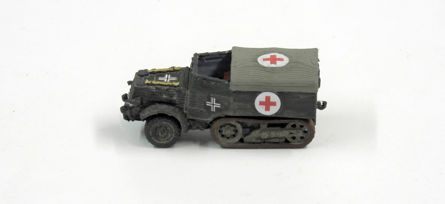 Wehrmacht UNIC P107 Schützenpanzerwagen "Krankenwagen"