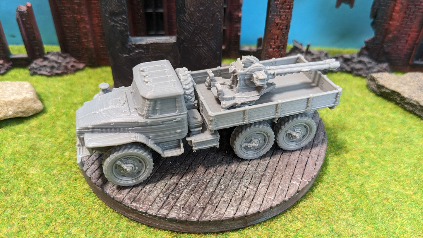 Ural 4320 mit 23-mm-Flugabwehrkanone SU-23-2 (ZU-23)