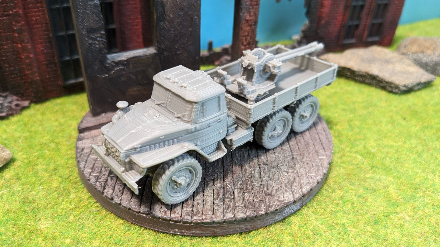 Ural 4320 mit 23-mm-Flugabwehrkanone SU-23-2 (ZU-23)