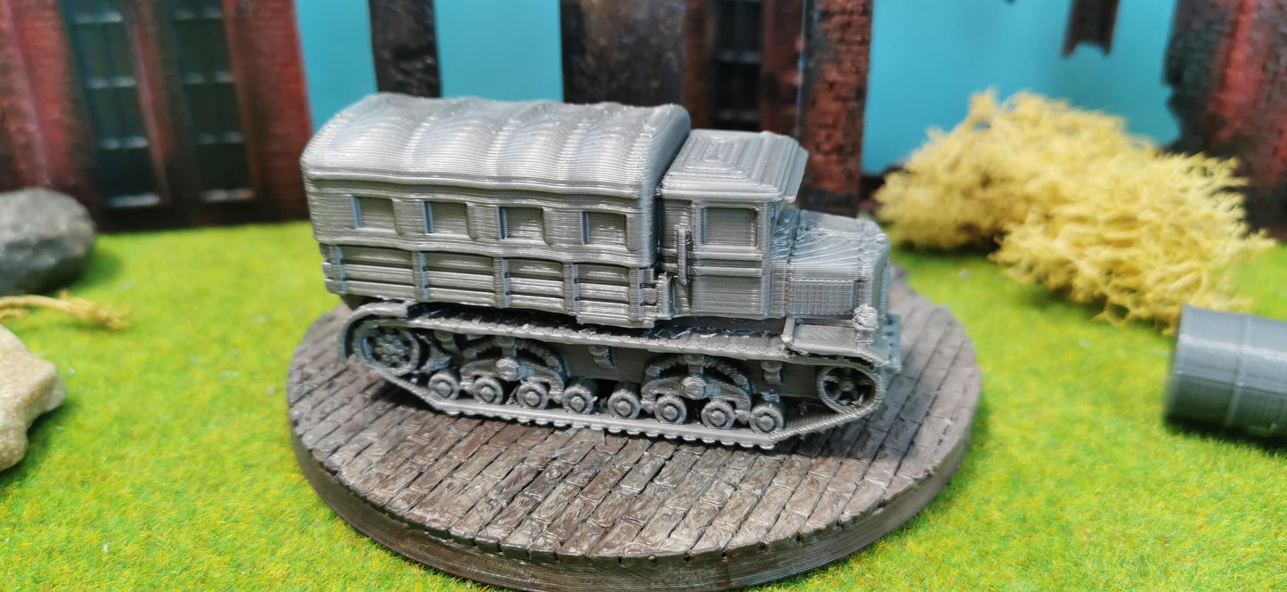 Voroshilovets russischer Artilleriezugmaschine geschlossen