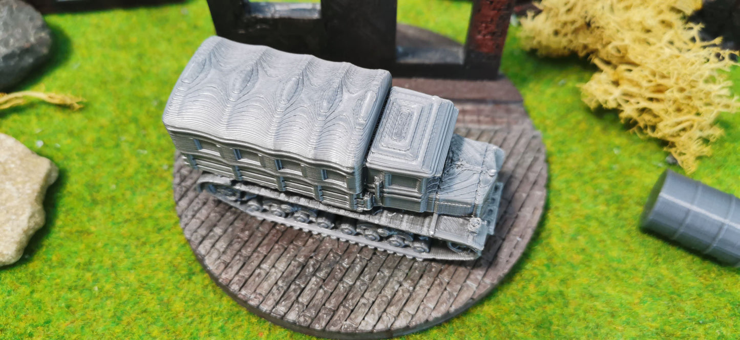 Voroshilovets russischer Artilleriezugmaschine geschlossen