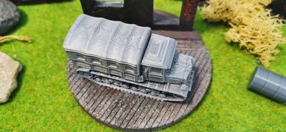 Voroshilovets russischer Artilleriezugmaschine geschlossen