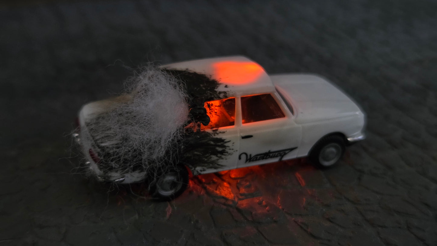 Diverse brennende H0 Autos "Krawalle" + Feuer LED (1:87)