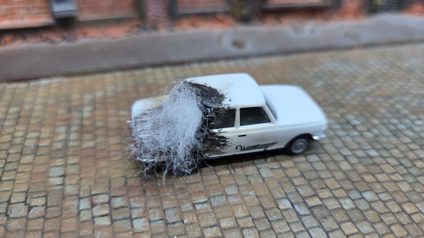 Diverse brennende H0 Autos "Krawalle" + Feuer LED (1:87)