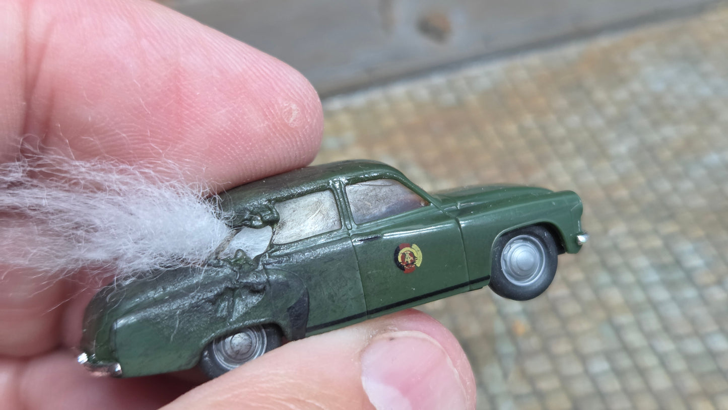 Diverse brennende H0 Autos "Krawalle" + Feuer LED (1:87)
